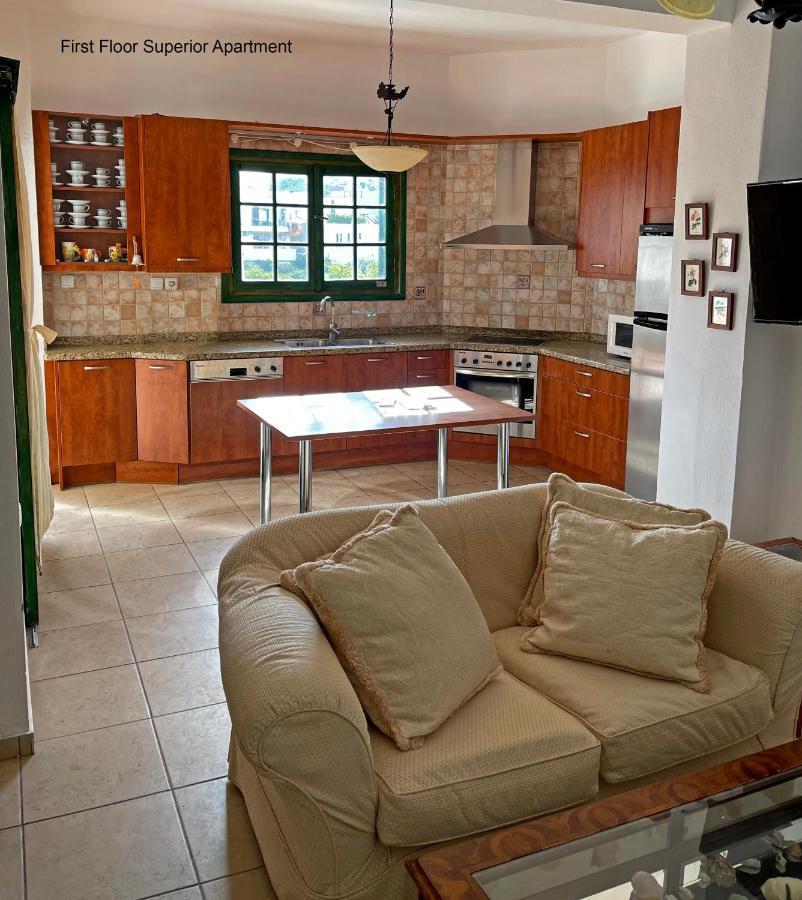 Ocean Village Apartments Agia Pelagia Екстериор снимка